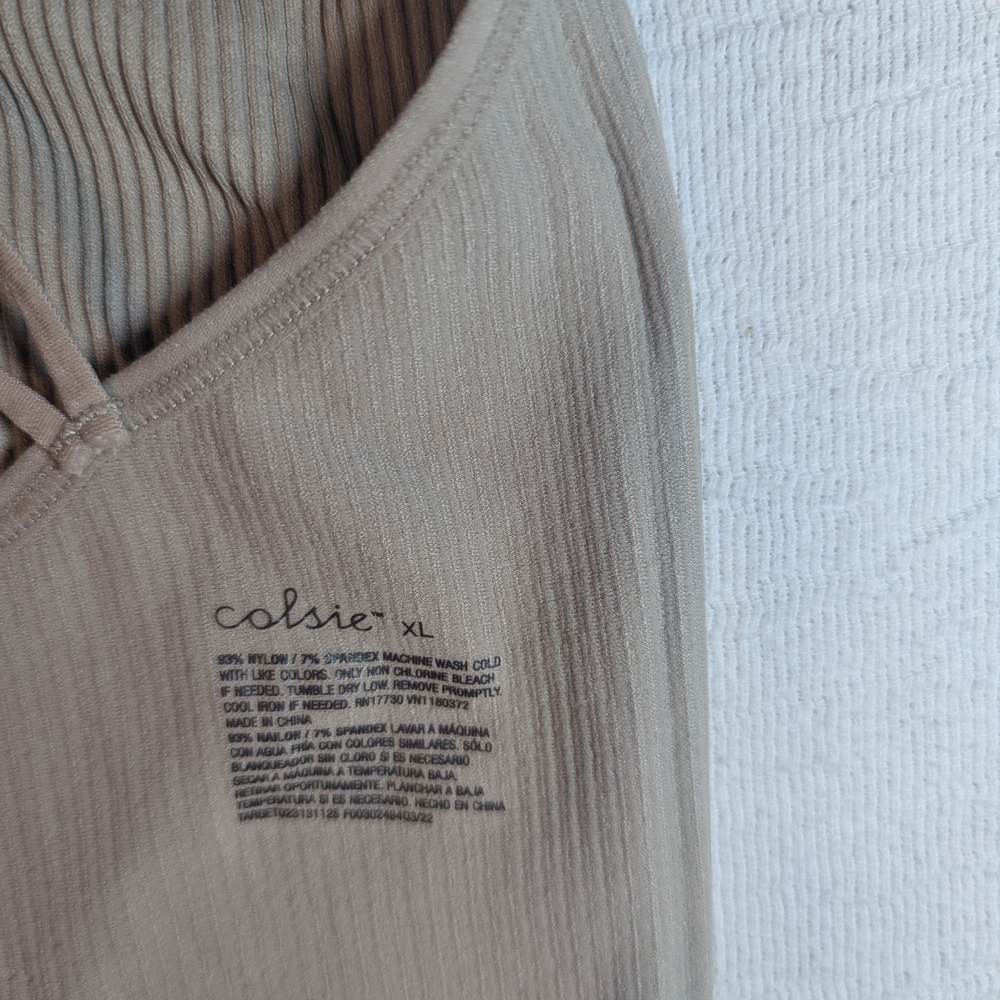 Colsie Light Tan Ribbed Crop Top - Picture 3 of 5